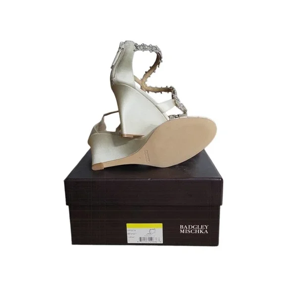 Badgley Mischka Womens Bennet Sandals White Satin Wedge Heels Rhinestone 7 New - Picture 4 of 9